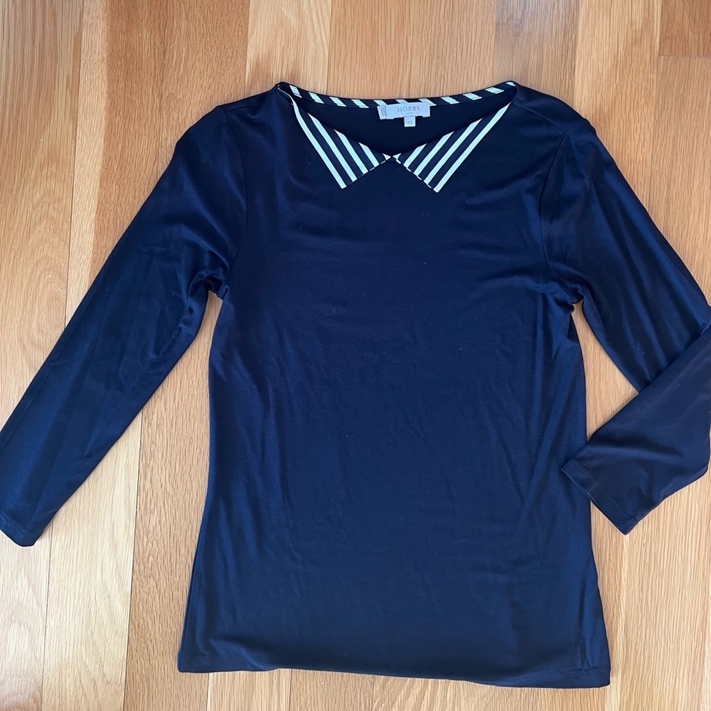 Navy Hobbs of London top